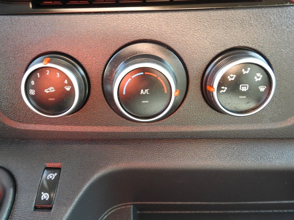 Leasing de Renault MASTER PRITSCHE PLANE 10 PALETTEN WEBASTO  Renault MASTER PRITSCHE PLANE 10 PALETTEN WEBASTO: Foto 26