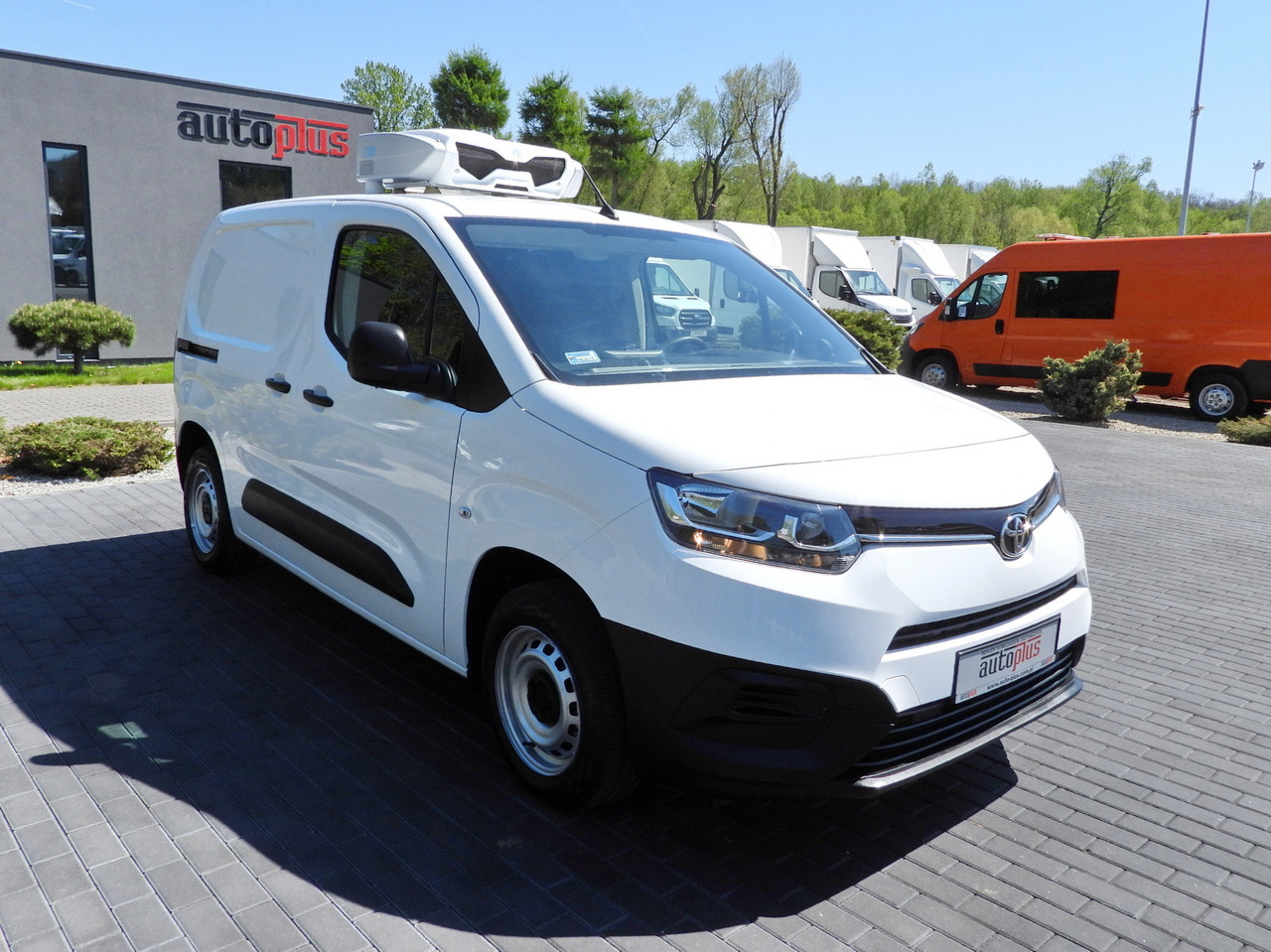 TOYOTA PROACE CITY REFRIGERATOR VAN -15*C POWER SUPPLY 230V CRUISE CONTROL AIR CONDITIONING 100HP - Autoutilitară frigorifica: Foto 4 TOYOTA PROACE CITY REFRIGERATOR VAN -15*C POWER SUPPLY 230V CRUISE CONTROL AIR CONDITIONING 100HP - Autoutilitară frigorifica: Foto 4