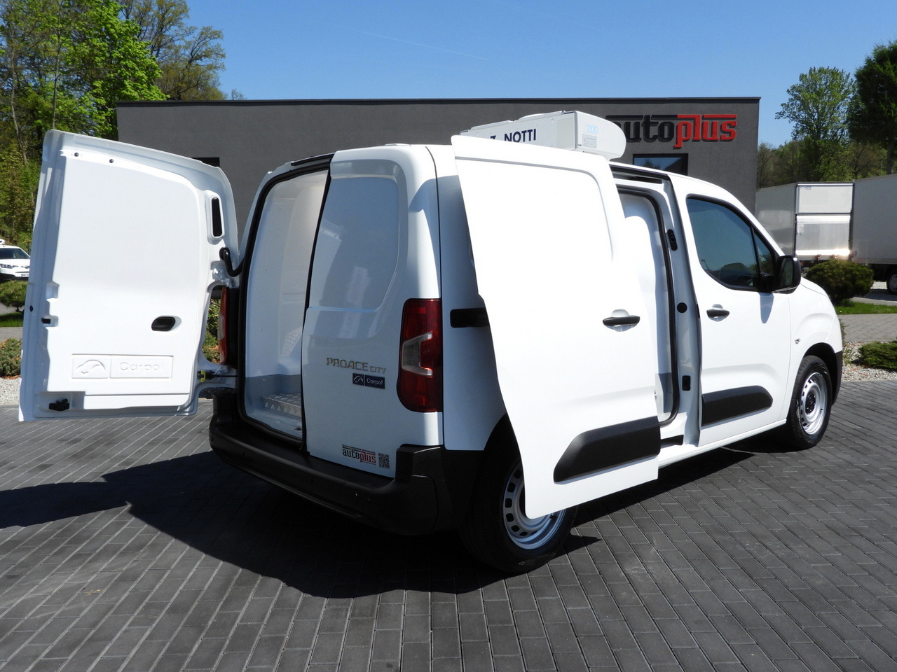 TOYOTA PROACE CITY  REFRIGERATOR VAN -15*C POWER SUPPLY 230V CRUISE CONTROL AIR CONDITIONING  100HP - Autoutilitară frigorifica: Foto 3 TOYOTA PROACE CITY  REFRIGERATOR VAN -15*C POWER SUPPLY 230V CRUISE CONTROL AIR CONDITIONING  100HP - Autoutilitară frigorifica: Foto 3