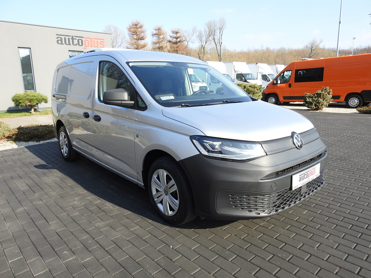 VOLKSWAGEN CADDY REFRIGERATOR VAN -20*C HEATING FUNCTION POWER SUPPLY 230V CRUISE CONTROL LED LIGHTS AIR CONDITIONING 100HP - Autoutilitară frigorifica: Foto 4 VOLKSWAGEN CADDY REFRIGERATOR VAN -20*C HEATING FUNCTION POWER SUPPLY 230V CRUISE CONTROL LED LIGHTS AIR CONDITIONING 100HP - Autoutilitară frigorifica: Foto 4