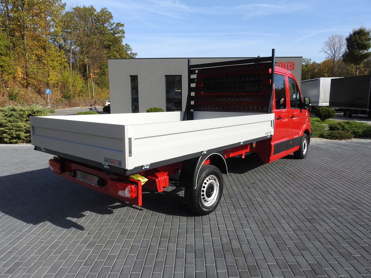 VOLKSWAGEN CRAFTER STAKE BODY DOUBLE CABIN DOKA 7 SEATS AIR CONDITIONING 140HP - Autoutilitară cabină dublă: Foto 3 VOLKSWAGEN CRAFTER STAKE BODY DOUBLE CABIN DOKA 7 SEATS AIR CONDITIONING 140HP - Autoutilitară cabină dublă: Foto 3