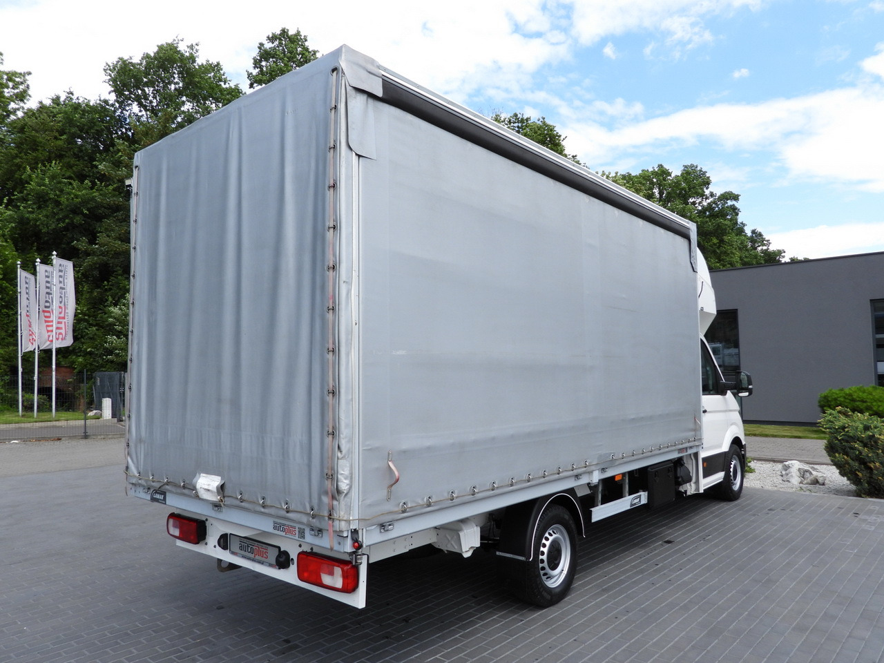 Autoutilitară cu prelată VOLKSWAGEN CRAFTER TARPAULIN 10 PALLETS WEBASTO CRUISE CONTROL AIR CONDITIONING 180HP: Foto 23 Autoutilitară cu prelată VOLKSWAGEN CRAFTER TARPAULIN 10 PALLETS WEBASTO CRUISE CONTROL AIR CONDITIONING 180HP: Foto 23