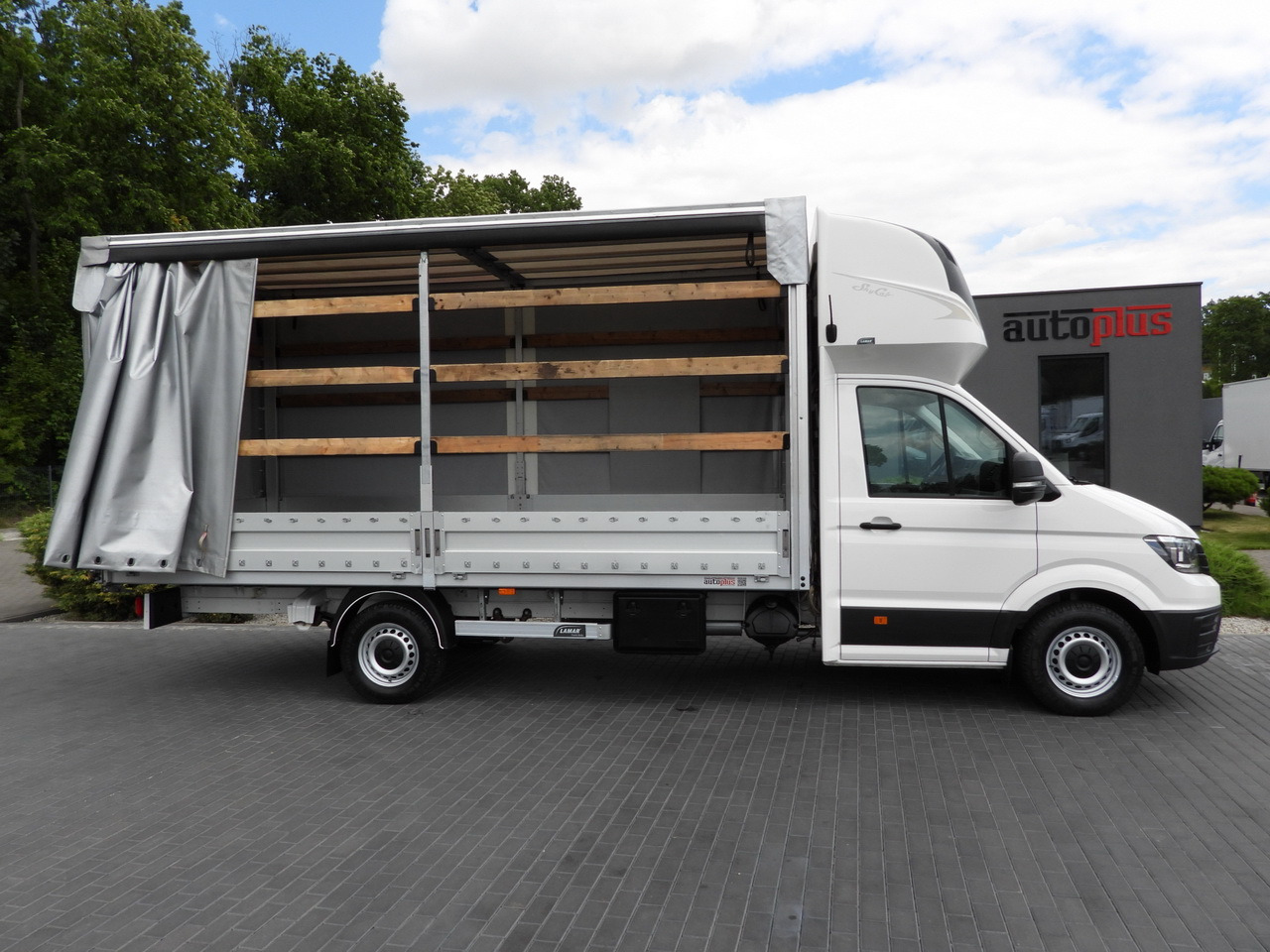 Autoutilitară cu prelată VOLKSWAGEN CRAFTER TARPAULIN 10 PALLETS WEBASTO CRUISE CONTROL AIR CONDITIONING 180HP: Foto 8 Autoutilitară cu prelată VOLKSWAGEN CRAFTER TARPAULIN 10 PALLETS WEBASTO CRUISE CONTROL AIR CONDITIONING 180HP: Foto 8