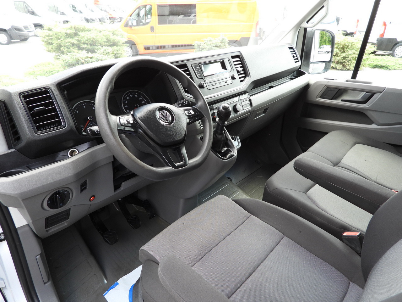 Autoutilitară cu prelată VOLKSWAGEN CRAFTER TARPAULIN 10 PALLETS WEBASTO CRUISE CONTROL AIR CONDITIONING 180HP: Foto 12 Autoutilitară cu prelată VOLKSWAGEN CRAFTER TARPAULIN 10 PALLETS WEBASTO CRUISE CONTROL AIR CONDITIONING 180HP: Foto 12