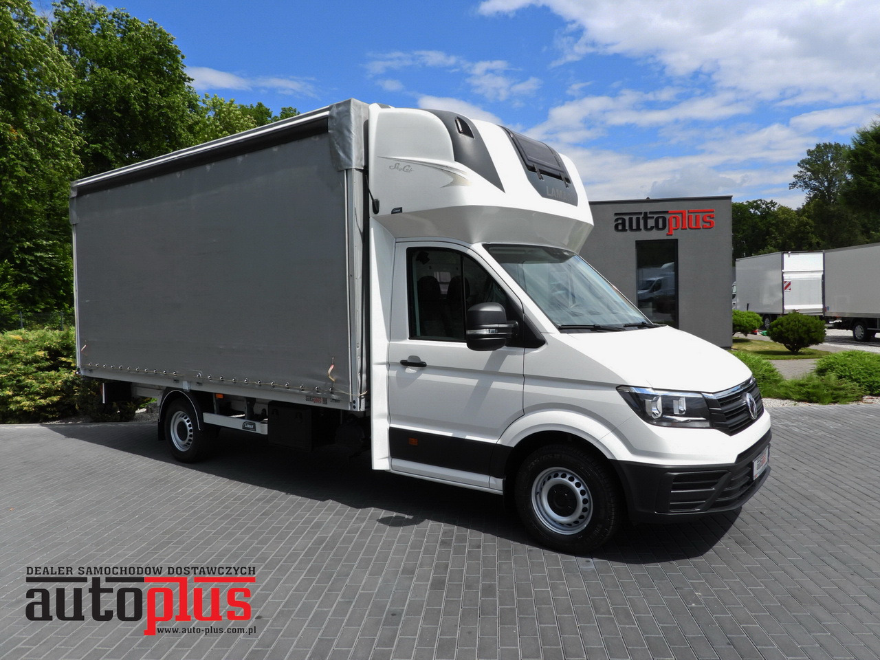 Autoutilitară cu prelată VOLKSWAGEN CRAFTER TARPAULIN 10 PALLETS WEBASTO CRUISE CONTROL AIR CONDITIONING 180HP: Foto 11 Autoutilitară cu prelată VOLKSWAGEN CRAFTER TARPAULIN 10 PALLETS WEBASTO CRUISE CONTROL AIR CONDITIONING 180HP: Foto 11