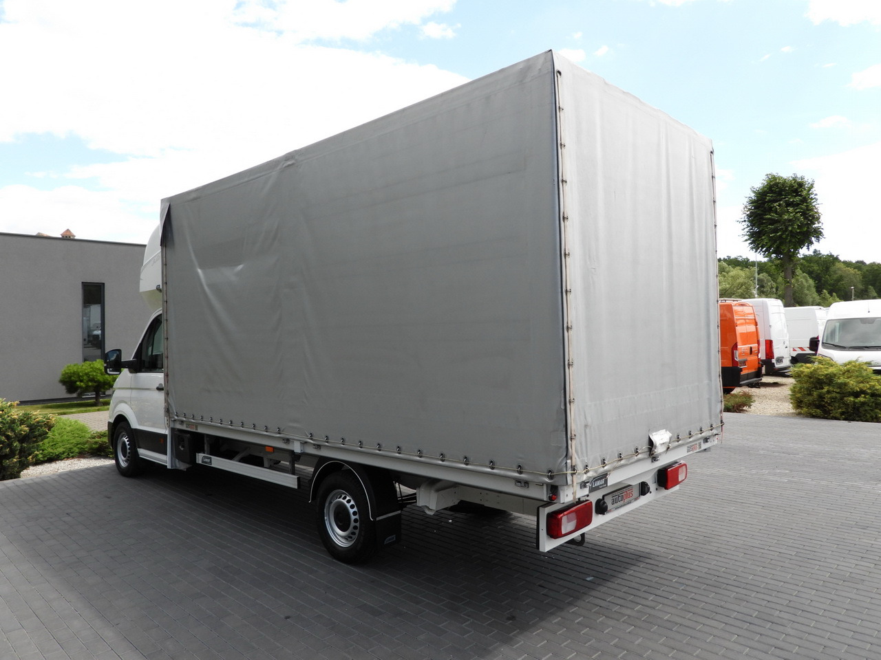 Autoutilitară cu prelată VOLKSWAGEN CRAFTER TARPAULIN 10 PALLETS WEBASTO CRUISE CONTROL AIR CONDITIONING 180HP: Foto 10 Autoutilitară cu prelată VOLKSWAGEN CRAFTER TARPAULIN 10 PALLETS WEBASTO CRUISE CONTROL AIR CONDITIONING 180HP: Foto 10