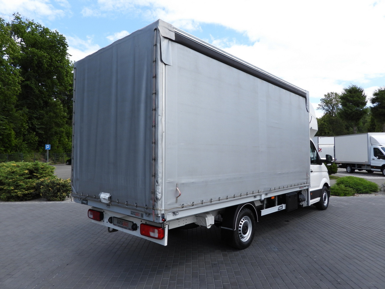Autoutilitară cu prelată VOLKSWAGEN CRAFTER TARPAULIN 10 PALLETS WEBASTO CRUISE CONTROL AIR CONDITIONING 180HP: Foto 13 Autoutilitară cu prelată VOLKSWAGEN CRAFTER TARPAULIN 10 PALLETS WEBASTO CRUISE CONTROL AIR CONDITIONING 180HP: Foto 13
