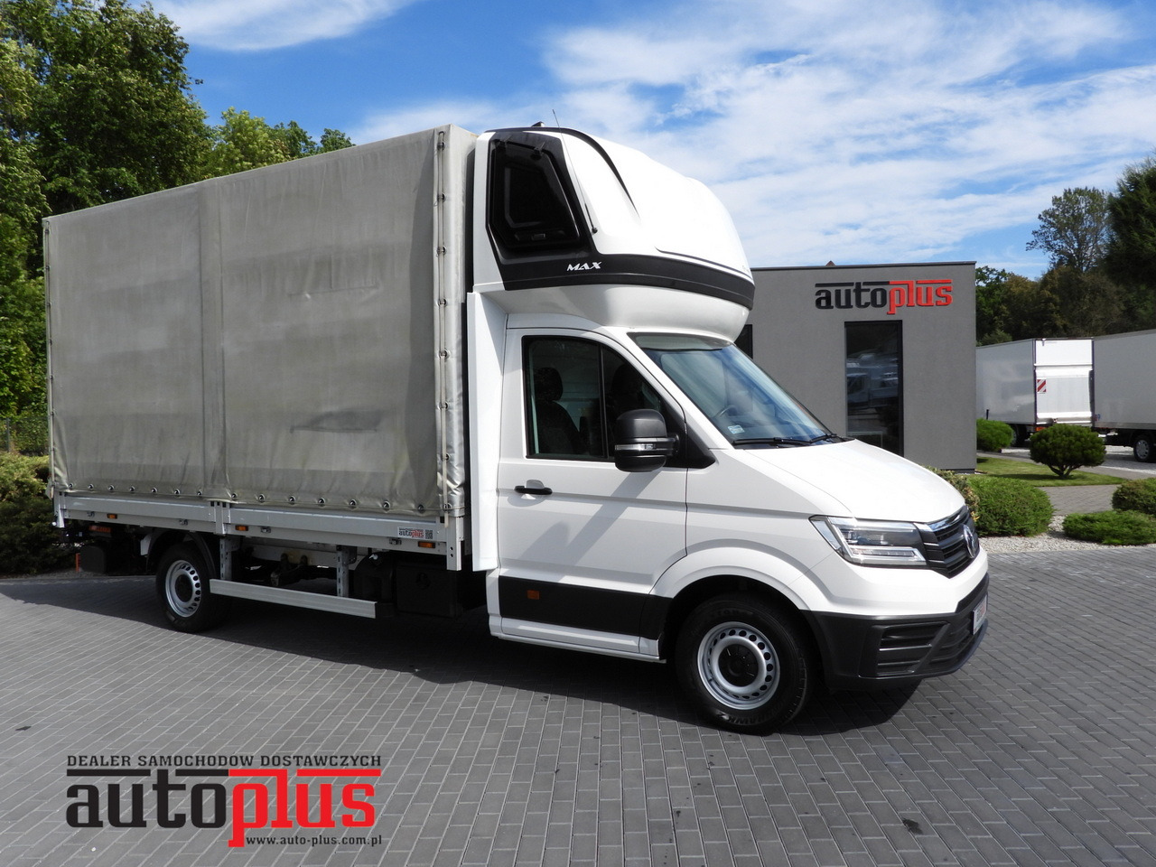 VOLKSWAGEN CRAFTER TARPAULIN LIFT 8 PALLETS WEBASTO CRUISE CONTROL LED LIGHTS AIR CONDITIONING  180HP - Autoutilitară cu prelată: Foto 1 VOLKSWAGEN CRAFTER TARPAULIN LIFT 8 PALLETS WEBASTO CRUISE CONTROL LED LIGHTS AIR CONDITIONING  180HP - Autoutilitară cu prelată: Foto 1