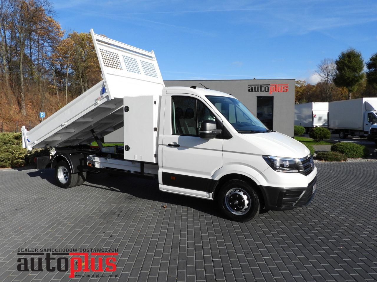 VOLKSWAGEN CRAFTER TIPPER CRUISE CONTROL NAVIGATION TWIN WHEELS AIR CONDITIONING 180HP - Autoutilitară basculantă: Foto 1 VOLKSWAGEN CRAFTER TIPPER CRUISE CONTROL NAVIGATION TWIN WHEELS AIR CONDITIONING 180HP - Autoutilitară basculantă: Foto 1