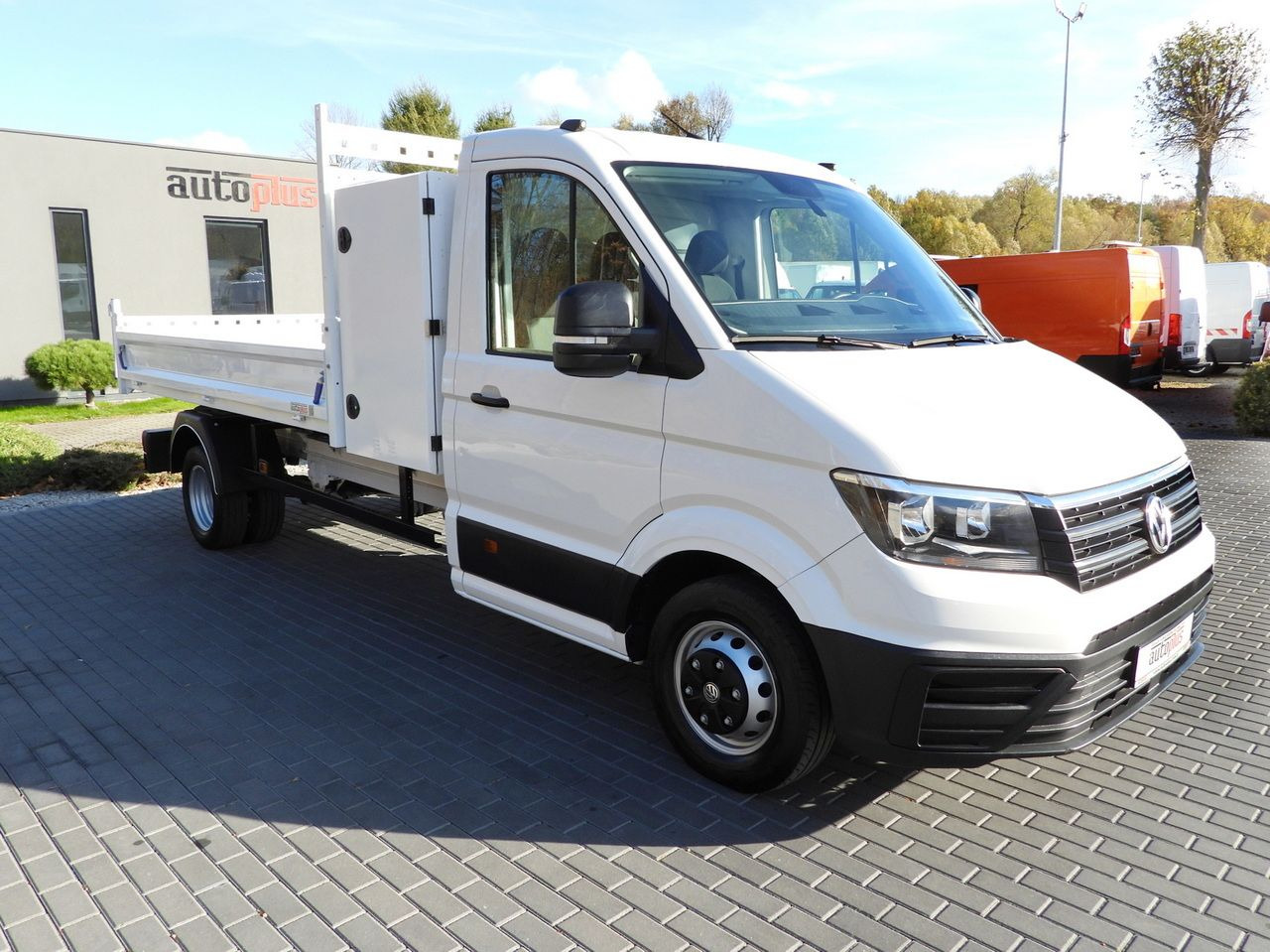 VOLKSWAGEN CRAFTER TIPPER CRUISE CONTROL NAVIGATION TWIN WHEELS AIR CONDITIONING 180HP - Autoutilitară basculantă: Foto 4 VOLKSWAGEN CRAFTER TIPPER CRUISE CONTROL NAVIGATION TWIN WHEELS AIR CONDITIONING 180HP - Autoutilitară basculantă: Foto 4
