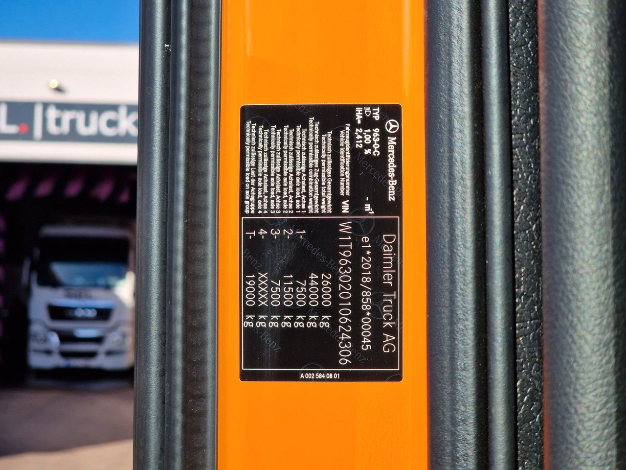 Camion cu prelată Mercedes-Benz Actros 2548 / Retarder / Aluklappen / 6E: Foto 15 Camion cu prelată Mercedes-Benz Actros 2548 / Retarder / Aluklappen / 6E: Foto 15