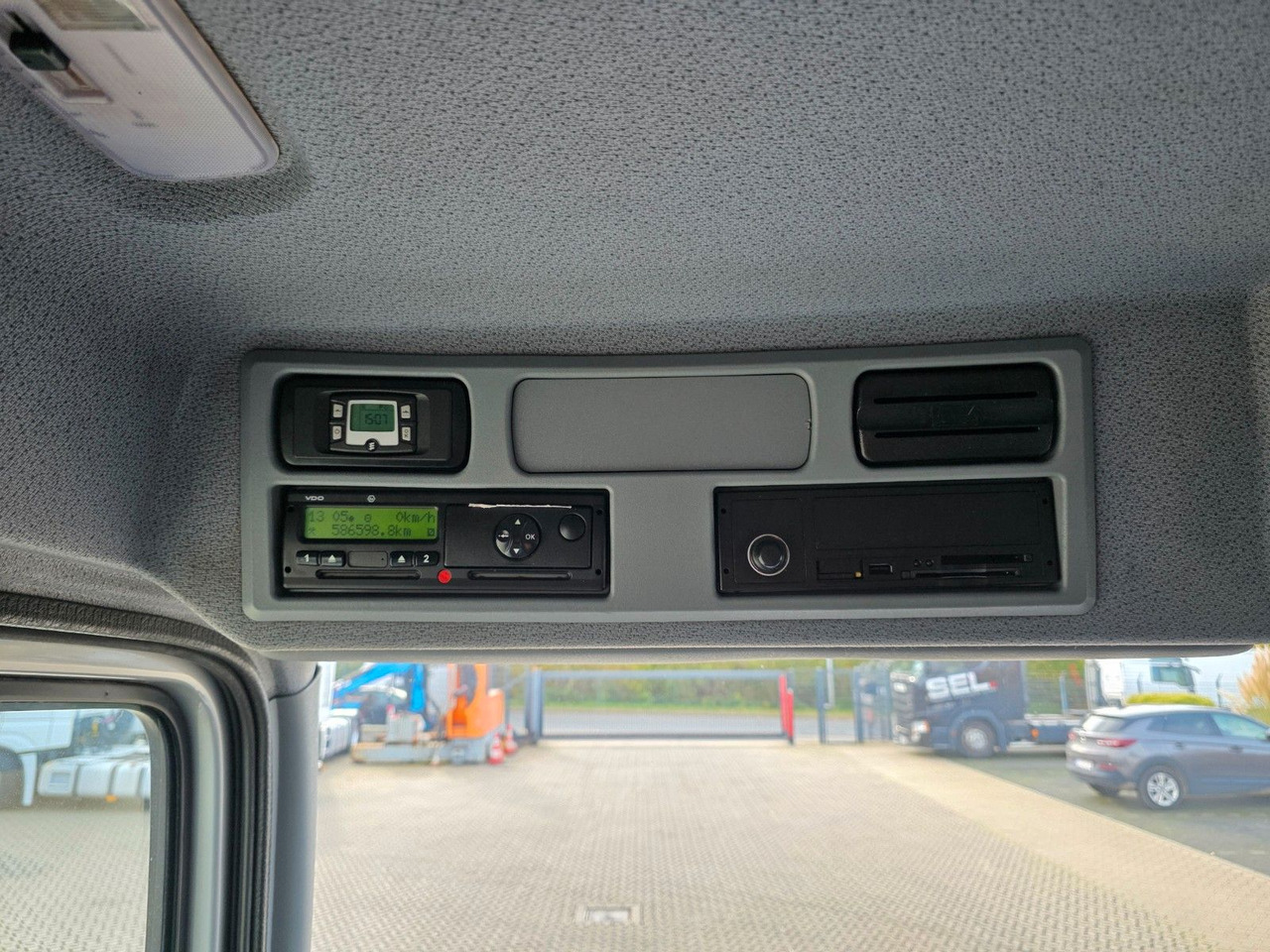 Camion frigider Mercedes-Benz Axor 1826 / Ladebordwand / Carrier Supra 1250 Mt: Foto 36