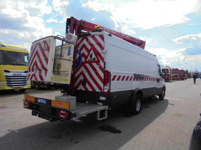 Iveco Daily 70 70C17 - Camion, Camion cu macara: Foto 5 Iveco Daily 70 70C17 - Camion, Camion cu macara: Foto 5