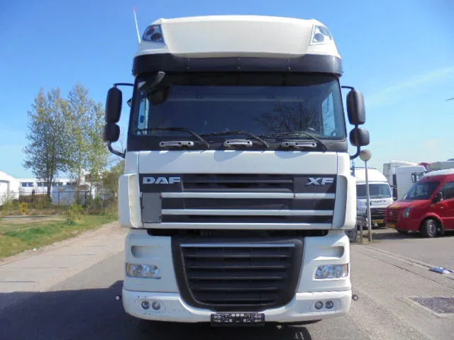 DAF XF 105.460 SUPERSPACE - Cap tractor: Foto 2 DAF XF 105.460 SUPERSPACE - Cap tractor: Foto 2