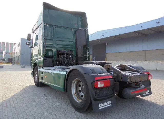 DAF XF 106.460 SUPER SPACE CAB - Cap tractor: Foto 5 DAF XF 106.460 SUPER SPACE CAB - Cap tractor: Foto 5