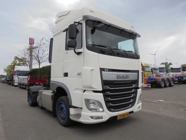 DAF XF 410 6X2 - Cap tractor: Foto 3 DAF XF 410 6X2 - Cap tractor: Foto 3