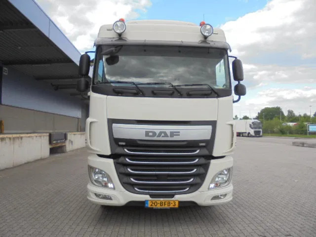 DAF XF 440 NL TRUCK - Cap tractor: Foto 2 DAF XF 440 NL TRUCK - Cap tractor: Foto 2