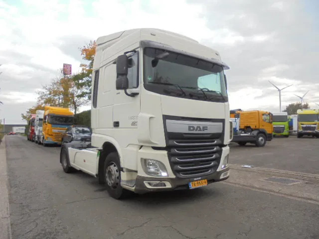 DAF XF 460 NL TRUCK RETARDER - Cap tractor: Foto 3 DAF XF 460 NL TRUCK RETARDER - Cap tractor: Foto 3