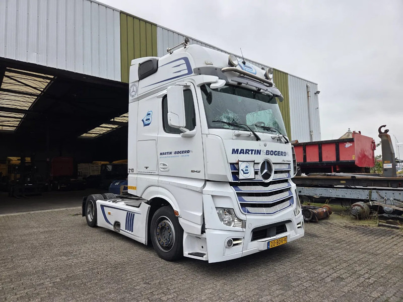 Mercedes-Benz Actros 1842 LS CABINE SCHADE NL TRUCK - Cap tractor: Foto 2 Mercedes-Benz Actros 1842 LS CABINE SCHADE NL TRUCK - Cap tractor: Foto 2