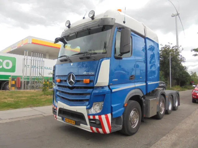 Mercedes-Benz Actros 4158 8X4 180 TON NL KENTEKEN - Cap tractor: Foto 1 Mercedes-Benz Actros 4158 8X4 180 TON NL KENTEKEN - Cap tractor: Foto 1