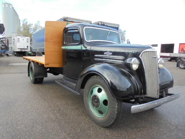 Chevrolet 1 1/2 TON FLATBED - Camion platformă: Foto 3 Chevrolet 1 1/2 TON FLATBED - Camion platformă: Foto 3