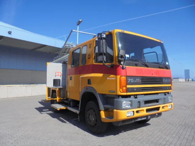 DAF 75.270 ATI 4X4 NL TRUCK - Autospeciala de stins incendii: Foto 3 DAF 75.270 ATI 4X4 NL TRUCK - Autospeciala de stins incendii: Foto 3