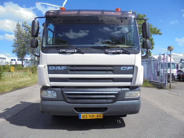 DAF CF 75.250 FAG 250 6X2 - Camion furgon: Foto 2 DAF CF 75.250 FAG 250 6X2 - Camion furgon: Foto 2