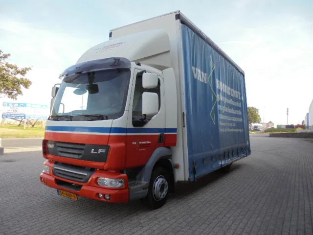 DAF LF 45 - Camion cu prelată: Foto 1 DAF LF 45 - Camion cu prelată: Foto 1