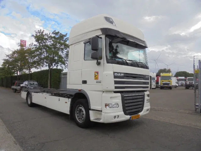 DAF XF 105 410 NL truck - Camion transport containere/ Swap body: Foto 3 DAF XF 105 410 NL truck - Camion transport containere/ Swap body: Foto 3