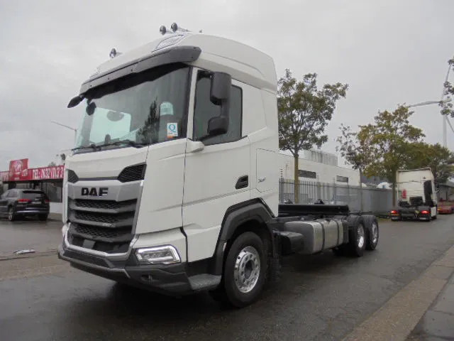 DAF XF 480 6X2 MET FABRIEKS GARANTIE - Camion şasiu: Foto 1 DAF XF 480 6X2 MET FABRIEKS GARANTIE - Camion şasiu: Foto 1