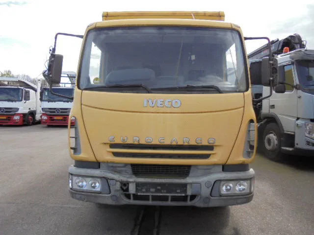 Iveco Eurocargo 75E15 - Camion furgon: Foto 4 Iveco Eurocargo 75E15 - Camion furgon: Foto 4