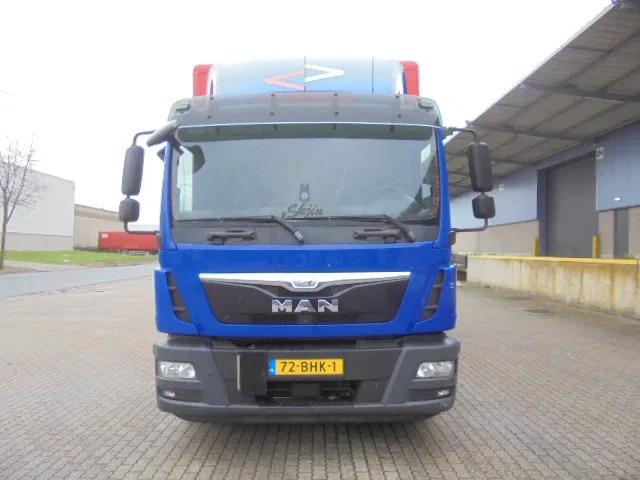 MAN TGM 12.250 NL TRUCK - Camion furgon: Foto 2 MAN TGM 12.250 NL TRUCK - Camion furgon: Foto 2