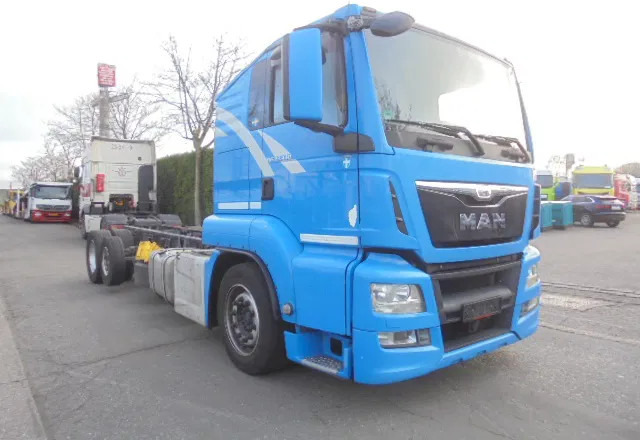 MAN TGS 23.440 6X2 RETARDER - Camion transport auto: Foto 3 MAN TGS 23.440 6X2 RETARDER - Camion transport auto: Foto 3