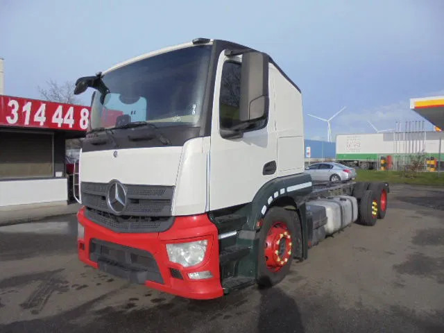 Mercedes-Benz Actros 2340 6X2 EUR 6 - Camion şasiu: Foto 1 Mercedes-Benz Actros 2340 6X2 EUR 6 - Camion şasiu: Foto 1