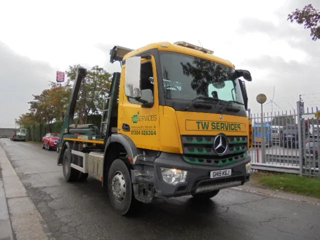 Mercedes-Benz Antos 1824 4X2 - Camion cu sistem de cablu: Foto 3 Mercedes-Benz Antos 1824 4X2 - Camion cu sistem de cablu: Foto 3
