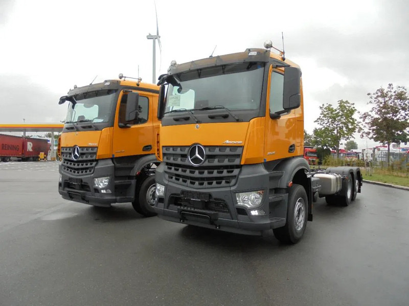 Mercedes-Benz Arocs 2848 6X2 NEW DEMO - Camion şasiu: Foto 1 Mercedes-Benz Arocs 2848 6X2 NEW DEMO - Camion şasiu: Foto 1
