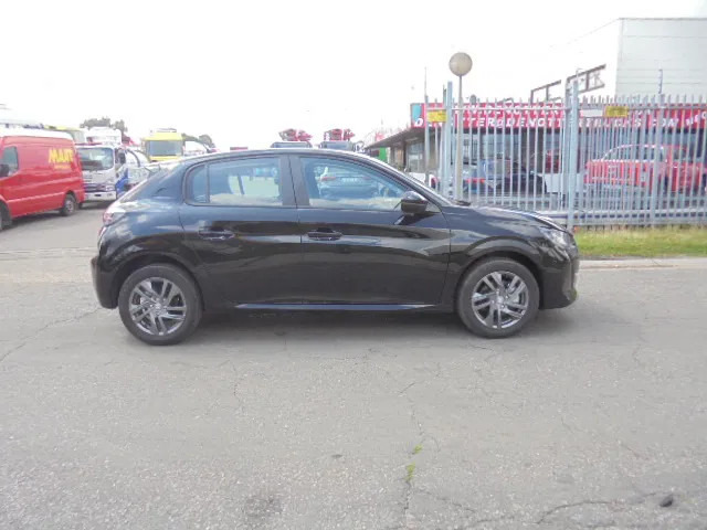 Peugeot 208 208 NEW TAX FREE - Hatchback: Foto 4 Peugeot 208 208 NEW TAX FREE - Hatchback: Foto 4