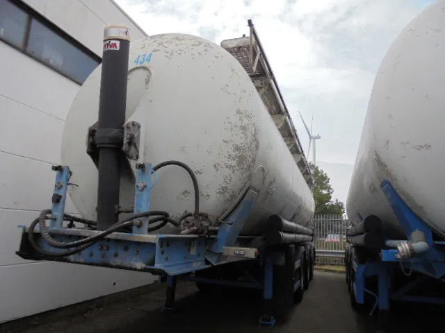 SPITZER EUROVRAC BP SK50 - Semiremorcă cisternă: Foto 1 SPITZER EUROVRAC BP SK50 - Semiremorcă cisternă: Foto 1