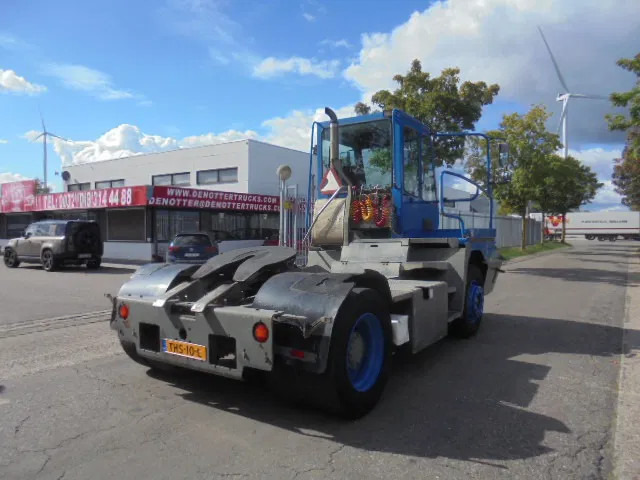 Terberg YT 182 NL KENTEKEN - Tractor terminal: Foto 4 Terberg YT 182 NL KENTEKEN - Tractor terminal: Foto 4