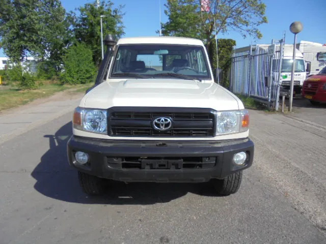 Toyota Land Cruiser HZJ78L 4X4 EXPORT OUTSIDE EU ONLY - Automobil: Foto 2 Toyota Land Cruiser HZJ78L 4X4 EXPORT OUTSIDE EU ONLY - Automobil: Foto 2