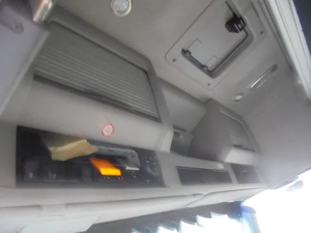 Camion cu prelată Volvo FH 420 6X2 NL TRUCK: Foto 12 Camion cu prelată Volvo FH 420 6X2 NL TRUCK: Foto 12