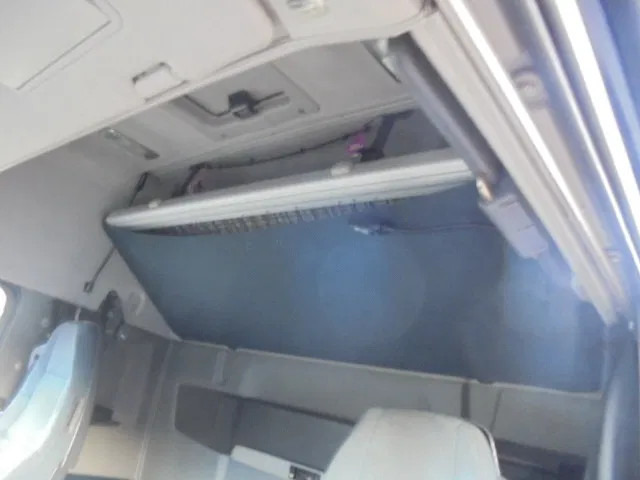 Camion cu prelată Volvo FH 420 6X2 NL TRUCK: Foto 11 Camion cu prelată Volvo FH 420 6X2 NL TRUCK: Foto 11