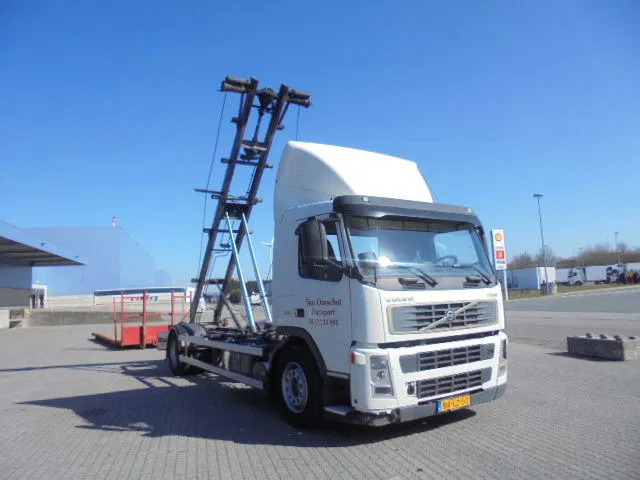 Volvo FM 260 MANUAL GEAR NL TRUCK - Camion cu sistem de cablu: Foto 3 Volvo FM 260 MANUAL GEAR NL TRUCK - Camion cu sistem de cablu: Foto 3