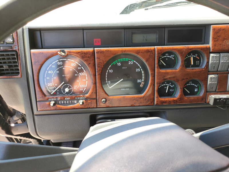 Camion platformă Iveco Eurotech 190E35 flatbed truck: Foto 9 Camion platformă Iveco Eurotech 190E35 flatbed truck: Foto 9