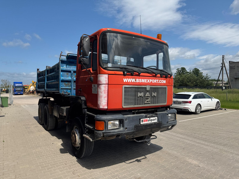 MAN 26.302, 6x6 - Camion basculantă: Foto 2 MAN 26.302, 6x6 - Camion basculantă: Foto 2