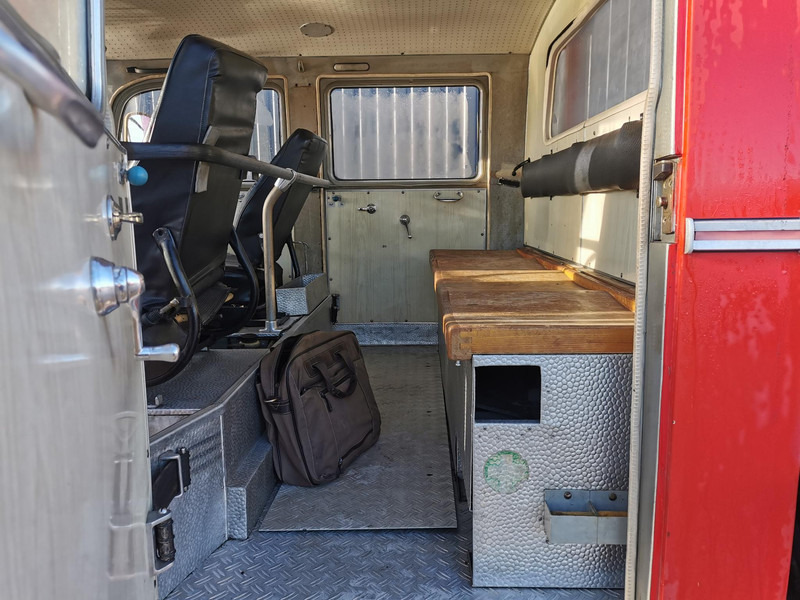 Autospeciala de stins incendii Mercedes-Benz 1313: Foto 15