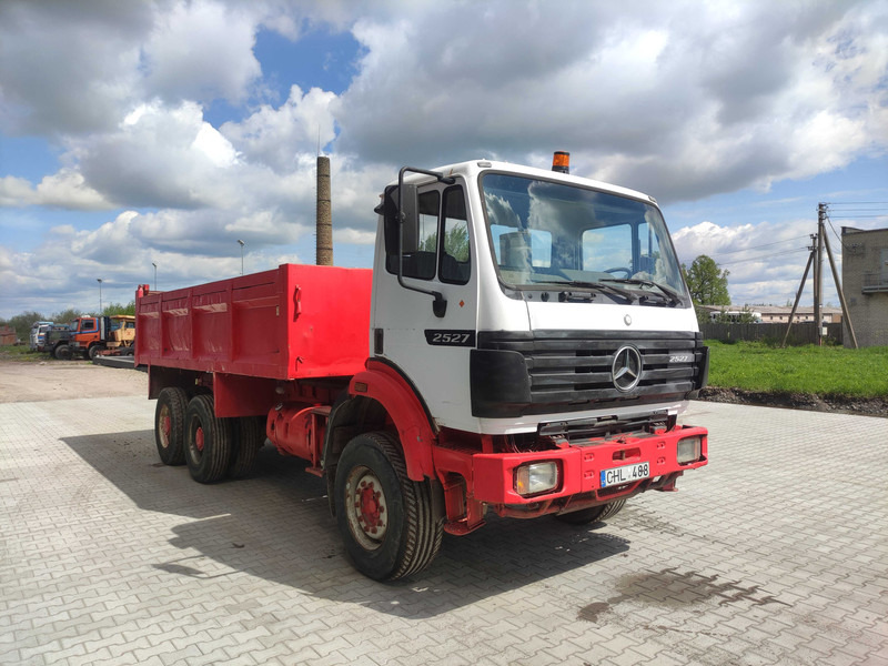 Mercedes-Benz 2527 - Camion basculantă: Foto 2 Mercedes-Benz 2527 - Camion basculantă: Foto 2