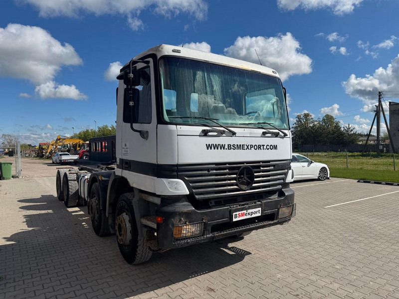 Mercedes-Benz Actros 3235 - Camion şasiu: Foto 3 Mercedes-Benz Actros 3235 - Camion şasiu: Foto 3