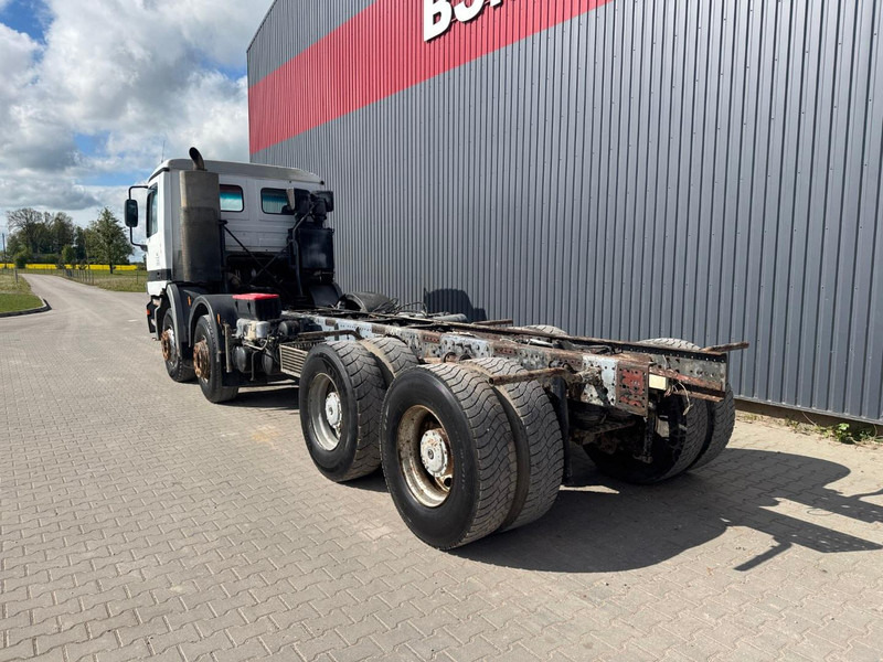 Mercedes-Benz Actros 3235 - Camion şasiu: Foto 5 Mercedes-Benz Actros 3235 - Camion şasiu: Foto 5