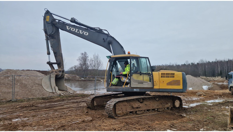 Volvo EC 210 CL - Excavator pe şenile: Foto 1 Volvo EC 210 CL - Excavator pe şenile: Foto 1